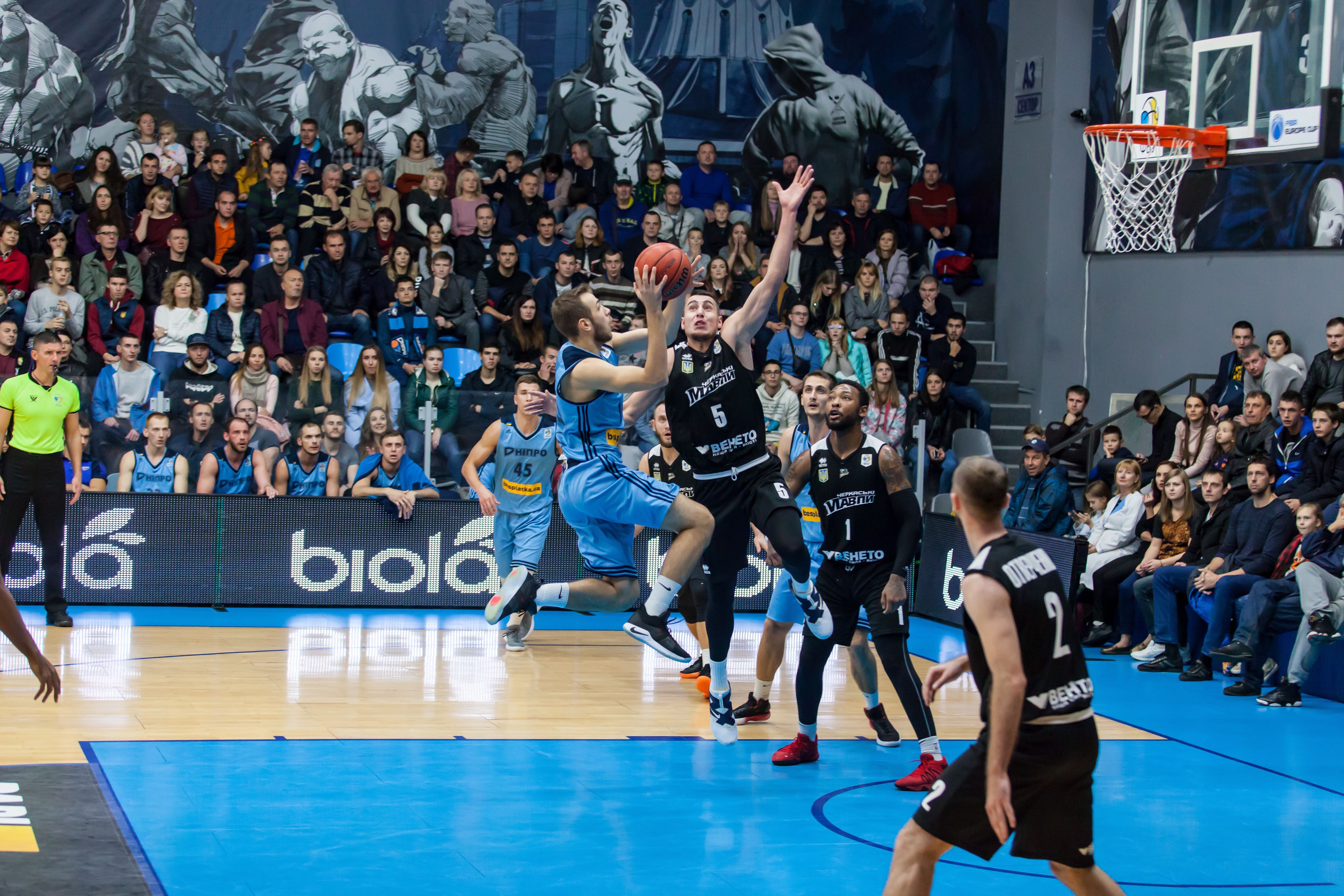 "Днепр" одолел "Черкасских Мавп" в матче Суперлиги "Днепр" одолел "Черкасских Мавп" в матче Суперлиги