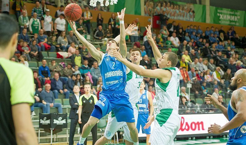 "Химик" дома победил "Николаев" в матче Суперлиги "Химик" дома победил "Николаев" в матче Суперлиги
