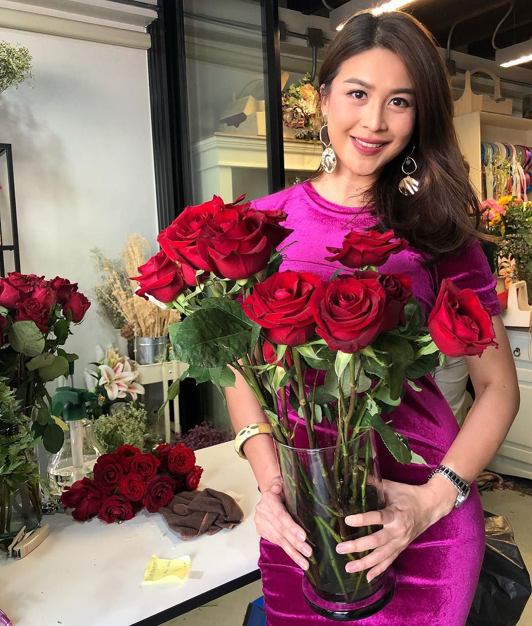 Самая красивая женщина Таиланда погибла в авиакатастрофе вместе с миллиардером Шривадданапрабхой Самая красивая женщина Таиланда погибла в авиакатастрофе вместе с миллиардером Шривадданапрабхой