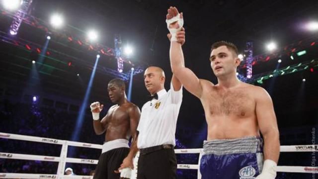 Українець Митрофанов битиметься перед чемпіонським боєм Усик – Белью Українець Митрофанов битиметься перед чемпіонським боєм Усик – Белью