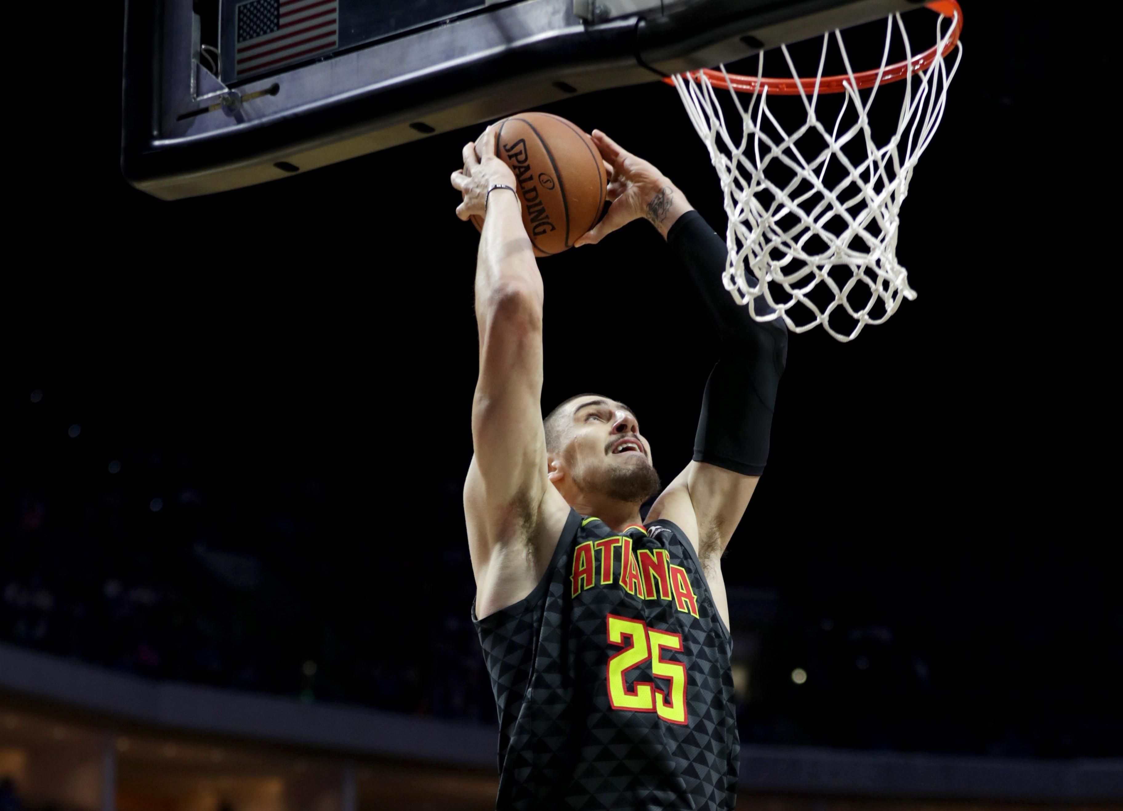 Лень помог "Атланте" победить "Майами", Михайлюк снова не сыграл за " Лейкерс" Лень помог "Атланте" победить "Майами", Михайлюк снова не сыграл за " Лейкерс"