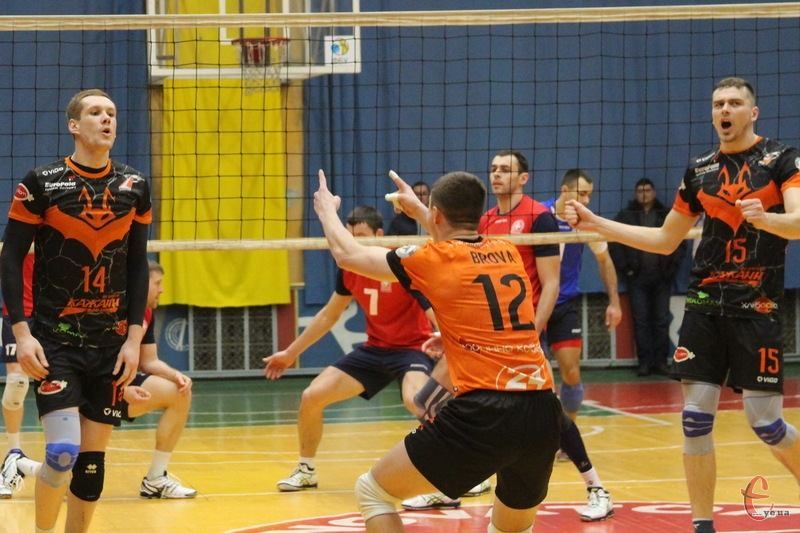 Волейбол: Львівські "Кажани" вирвали перемогу у швейцарської "Лозанни"