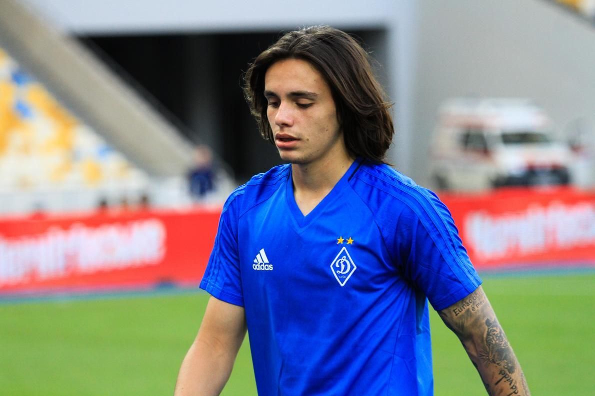 "Динамо" продовжило контракти одразу з трьома молодими гравцями "Динамо" продовжило контракти одразу з трьома молодими гравцями