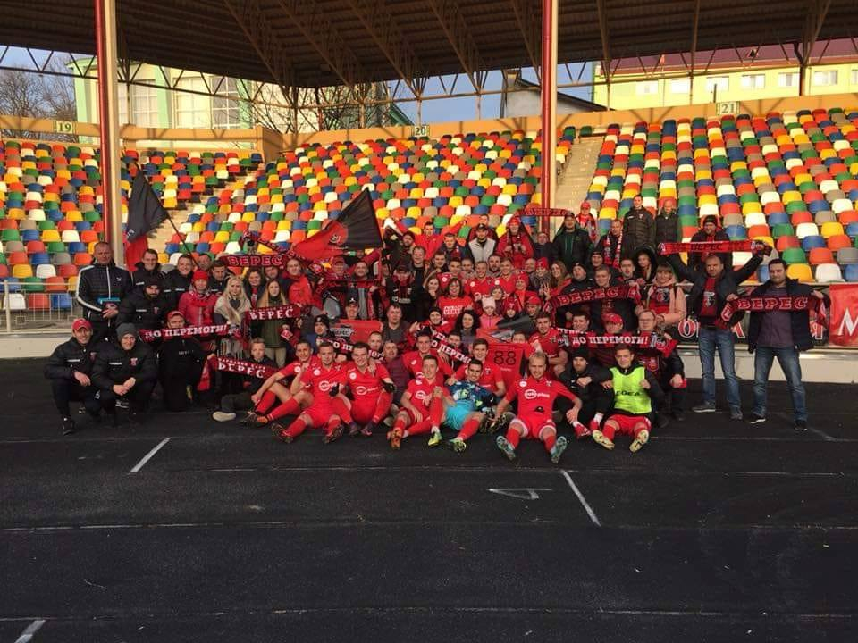 Футболисты ровненского "Вереса" добирались на матч в Тернополь в автобусе фанатов: видео