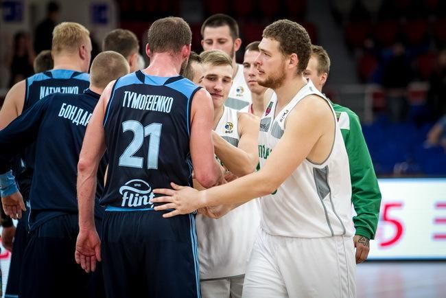 "Дніпро" у напруженому матчі перемогло "Запоріжжя" та вийшло у лідери чемпіонату "Дніпро" у напруженому матчі перемогло "Запоріжжя" та вийшло у лідери чемпіонату