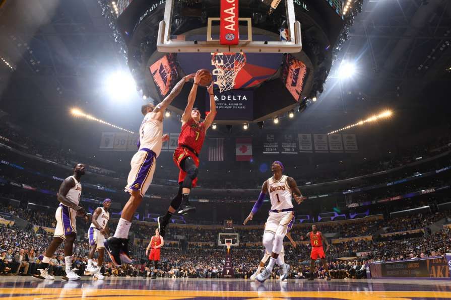 "Лейкерс" Михайлюка мінімально переміг "Атланту" Леня: відеоогляд матчу "Лейкерс" Михайлюка мінімально переміг "Атланту" Леня: відеоогляд матчу