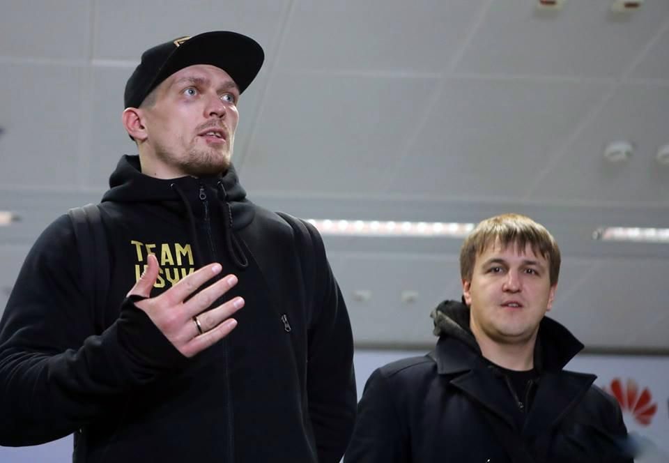 Усик повернувся до Києва: боксер розповів,  на що чекати після перемоги над Белью