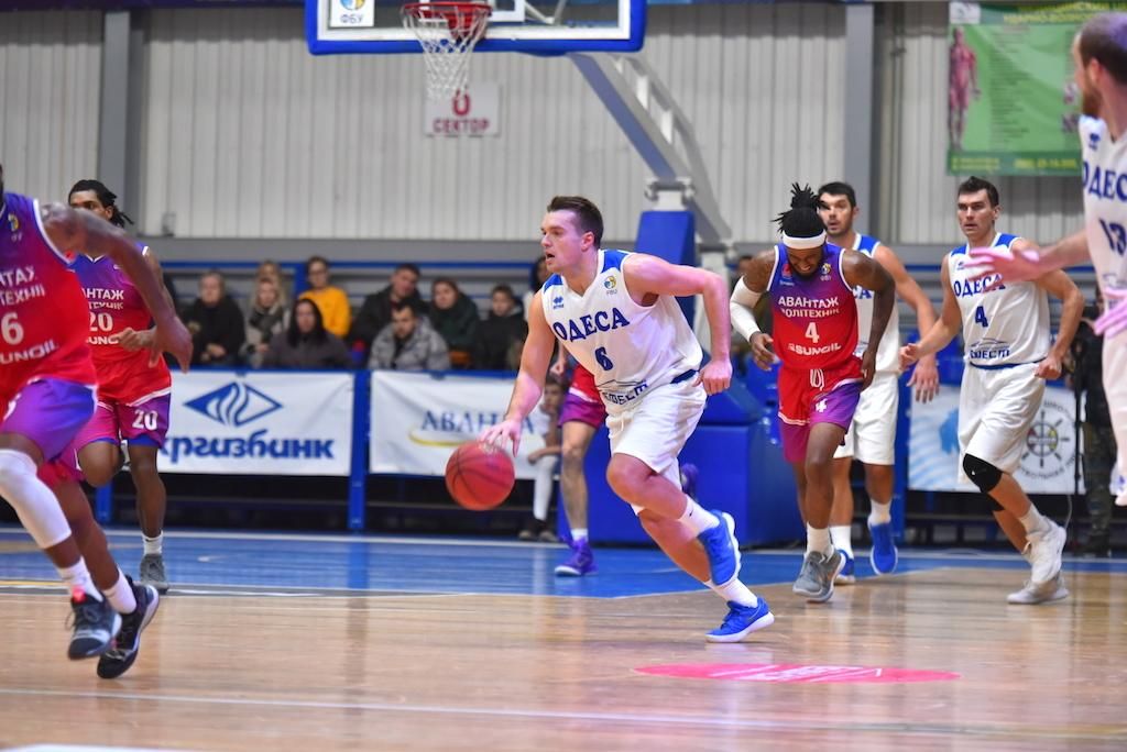 "Політехнік" здобув першу перемогу в сезоні "Політехнік" здобув першу перемогу в сезоні