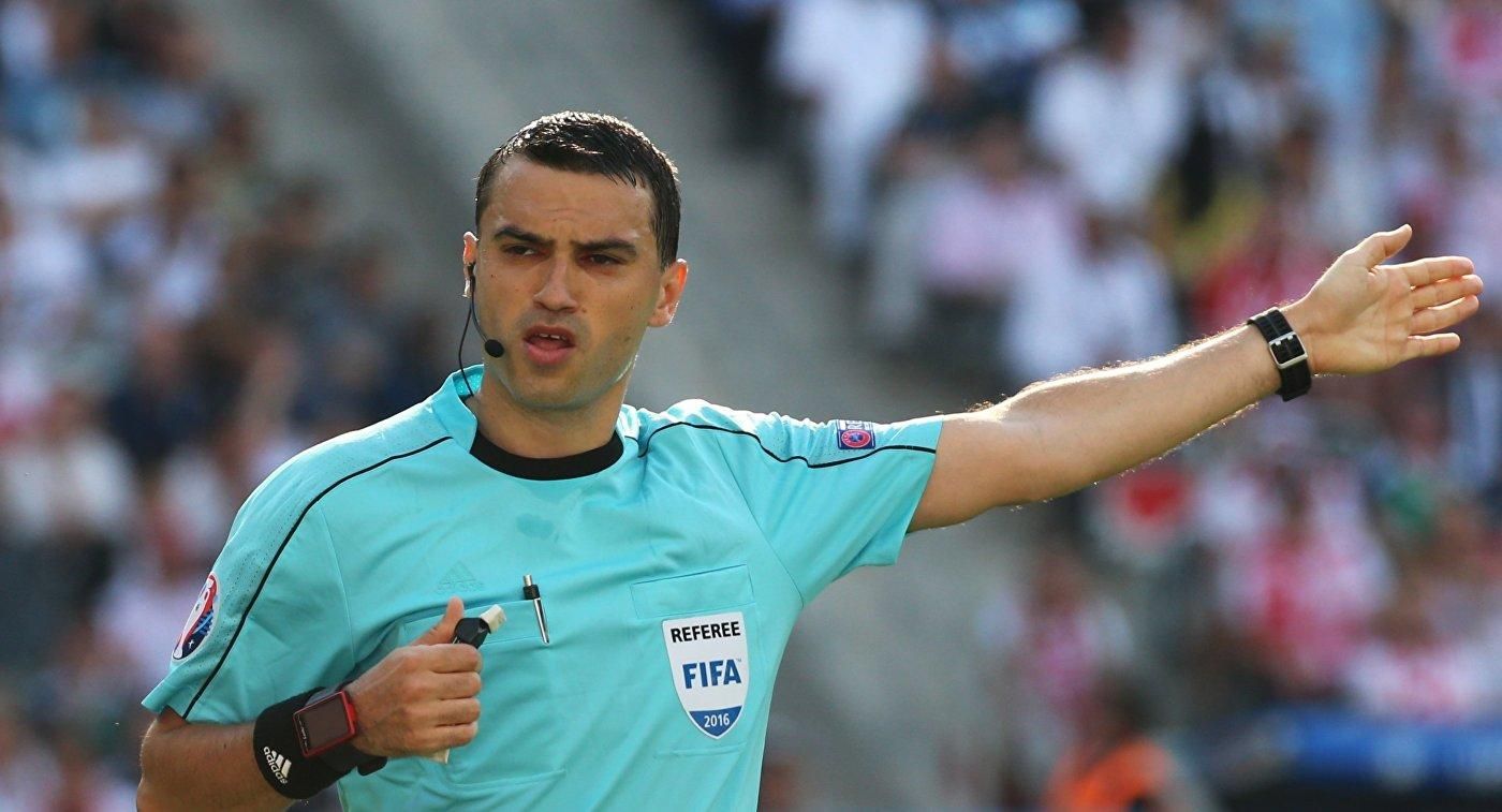 Арбітр розплакався після драматичного матчу Німеччина – Нідерланди. У нього померла мама Арбітр розплакався після драматичного матчу Німеччина – Нідерланди. У нього померла мама