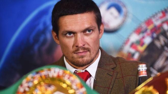 Усик похвастался патриотическим граффити в свою честь: фото Усик похвастался патриотическим граффити в свою честь: фото