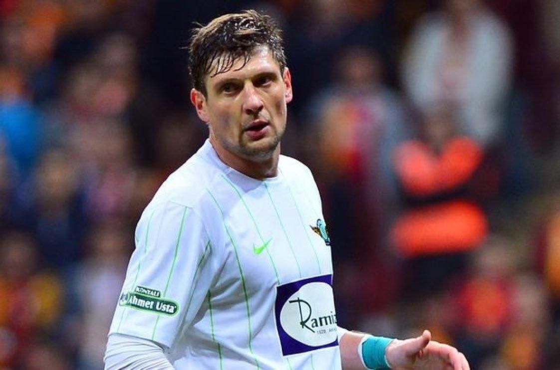 Футболіст збірної України може перейти в турецький "Галатасарай" Футболіст збірної України може перейти в турецький "Галатасарай"