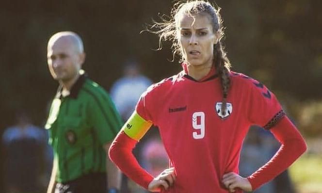 Футболістку відсторонили від матчів за збірну через відмову підписувати контракт Футболістку відсторонили від матчів за збірну через відмову підписувати контракт