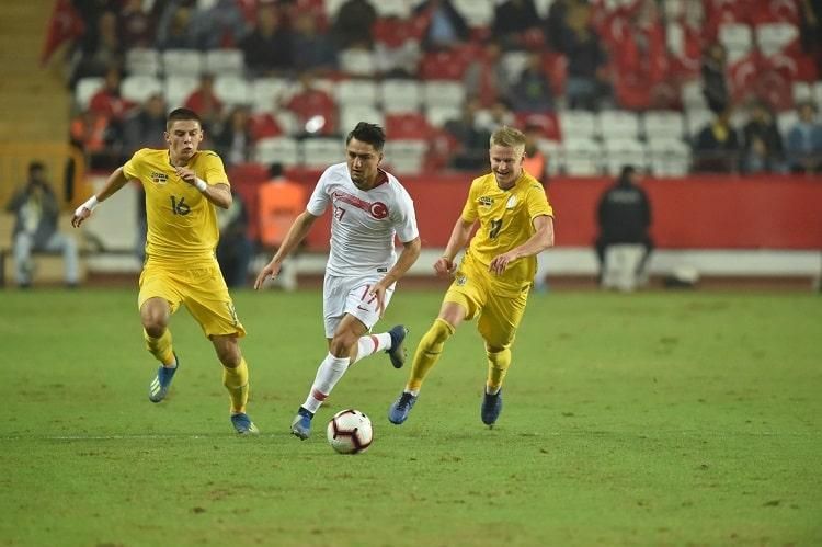 Тренер збірної України U-20 не зміг перевірити гравця "Динамо" через Шевченка Тренер збірної України U-20 не зміг перевірити гравця "Динамо" через Шевченка