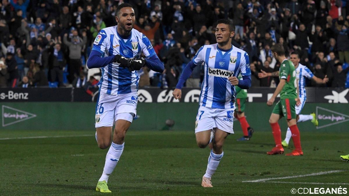 Лунин с победой дебютировал в основе "Леганеса", но чуть не пропустил курьезный гол: видео Лунин с победой дебютировал в основе "Леганеса", но чуть не пропустил курьезный гол: видео