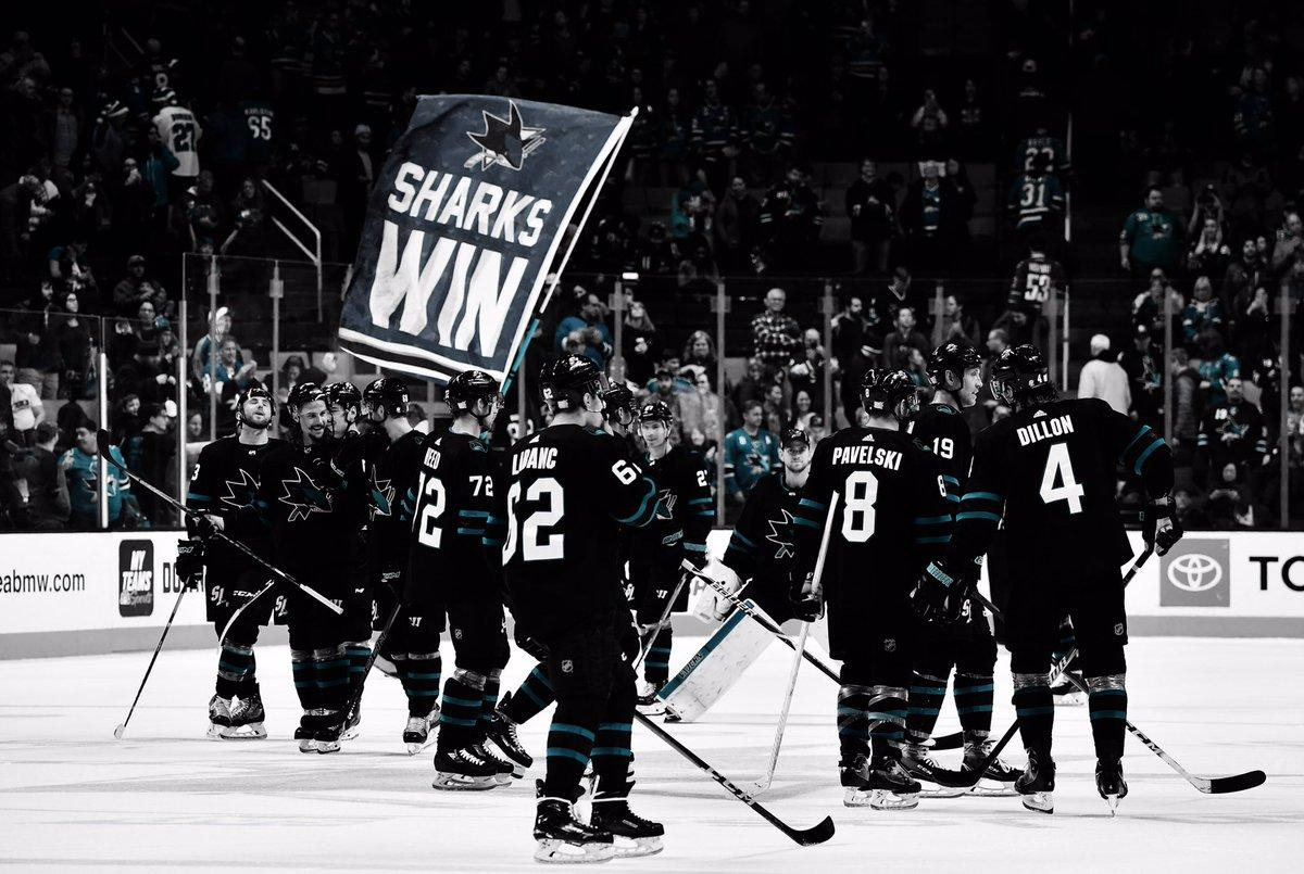 Покусанная рука и суета за ухо: видео драки дня в НХЛ