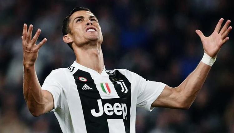 Роналду забил свой десятый гол за "Ювентус": впечатляющее видео Роналду забил свой десятый гол за "Ювентус": впечатляющее видео