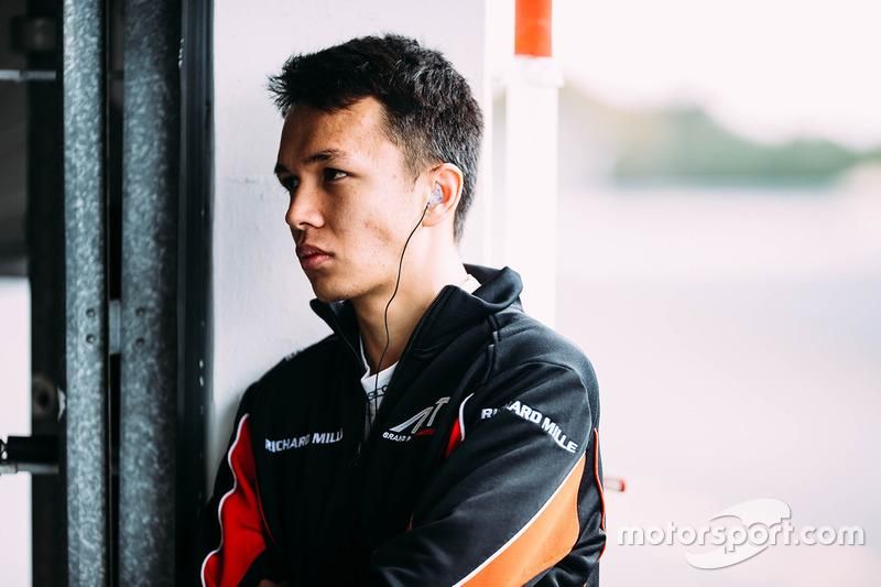 Формула-1: Toro Rosso вторым пилотом взяло пилота из экзотической страны Формула-1: Toro Rosso вторым пилотом взяло пилота из экзотической страны