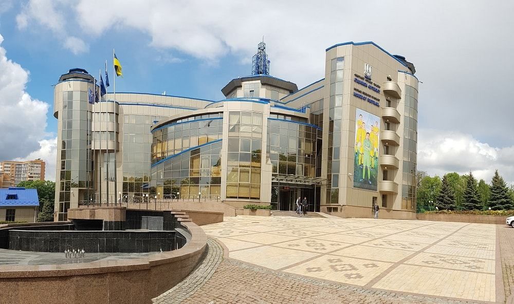 В Украине не ограничивать проведение футбольных матчей из-за военного положения В Украине не ограничивать проведение футбольных матчей из-за военного положения