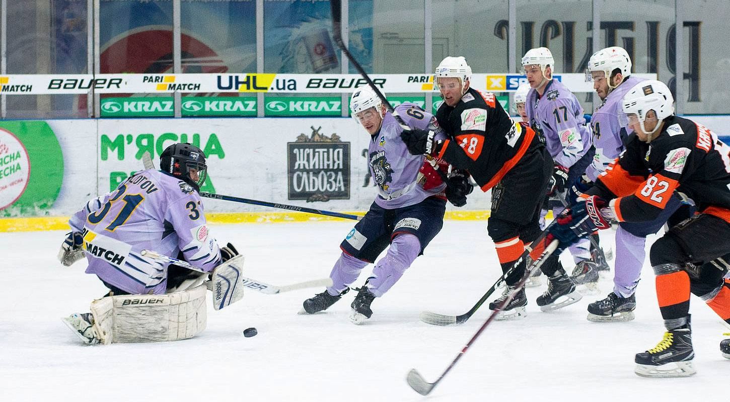 "Кременчук" вкотре познущався над "Крижаними Вовками" "Кременчук" вкотре познущався над "Крижаними Вовками"