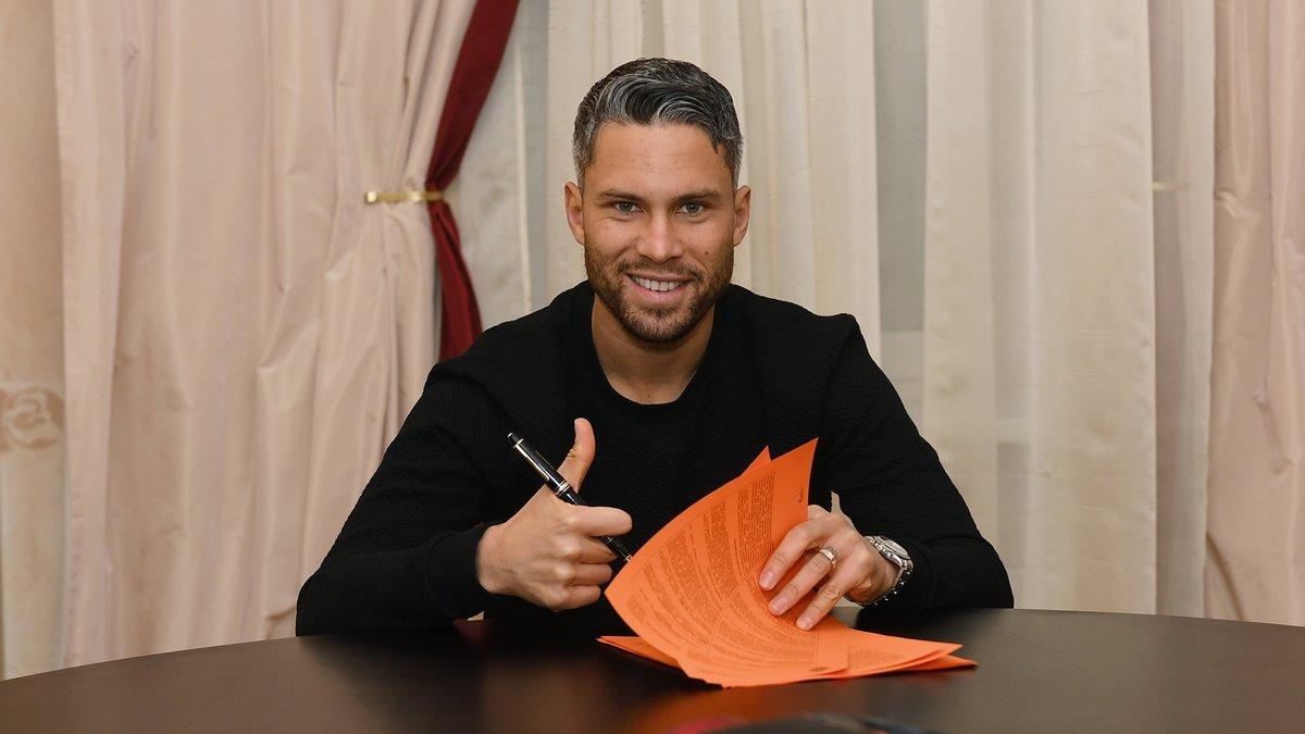 "Шахтер" официально сохранил игрока сборной Украины