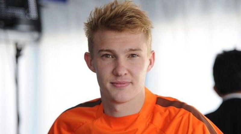 Коваленко тренируется индивидуально от общей группы "Шахтера" Коваленко тренируется индивидуально от общей группы "Шахтера"