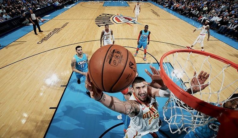 Лень провел впечатляющий матч за "Атланту", Михайлюк сыграл за "Лейкерс": видео Лень провел впечатляющий матч за "Атланту", Михайлюк сыграл за "Лейкерс": видео