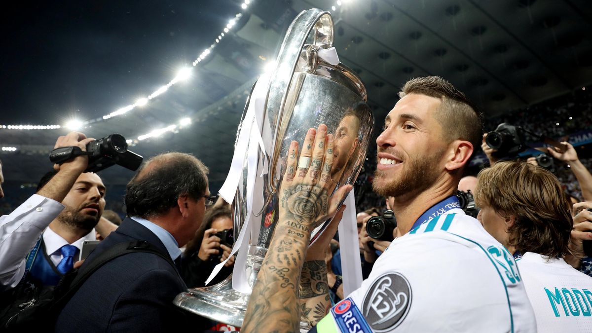 France Football опубликовал первые результаты голосования за "Золотой мяч" France Football опубликовал первые результаты голосования за "Золотой мяч"