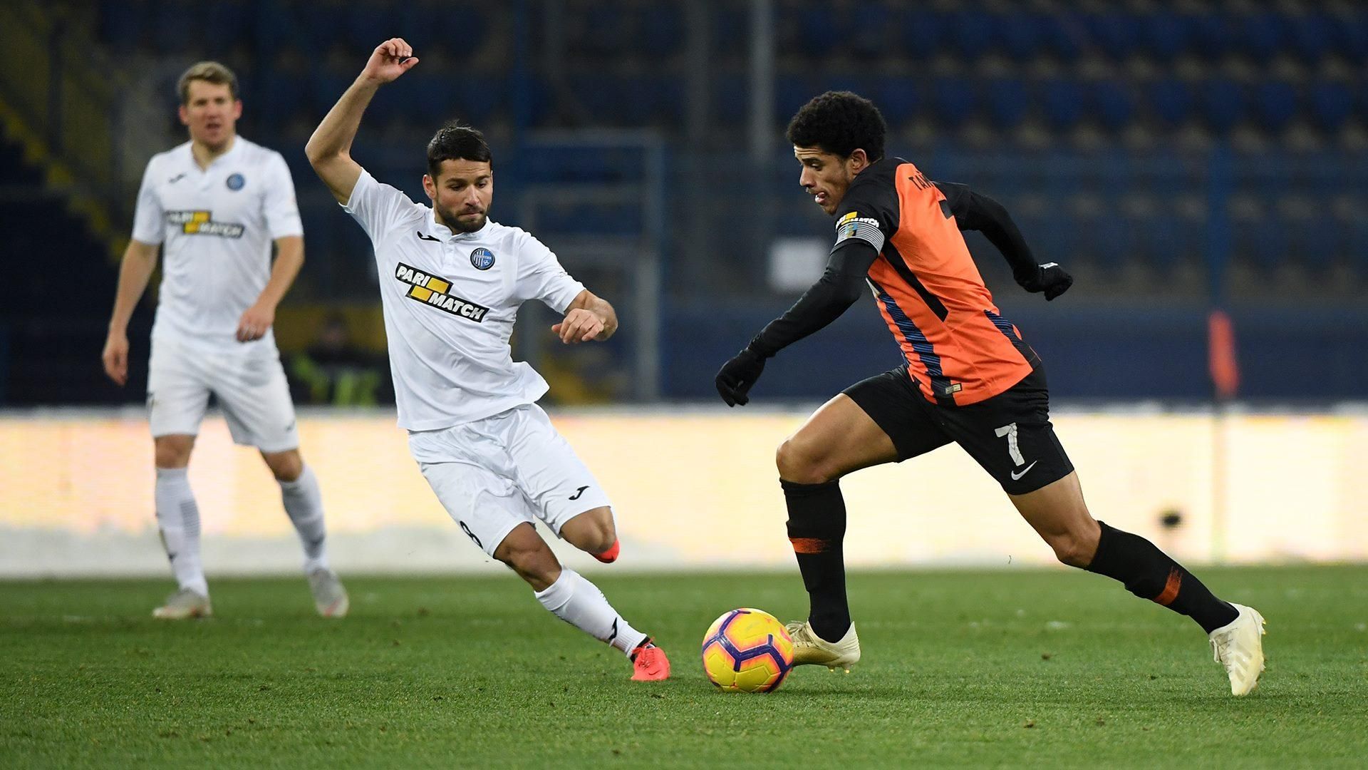 Скандальний матч "Шахтаря", спалений прапор Росії і зимовий футбол: головні підсумки 17 туру УПЛ Скандальний матч "Шахтаря", спалений прапор Росії і зимовий футбол: головні підсумки 17 туру УПЛ