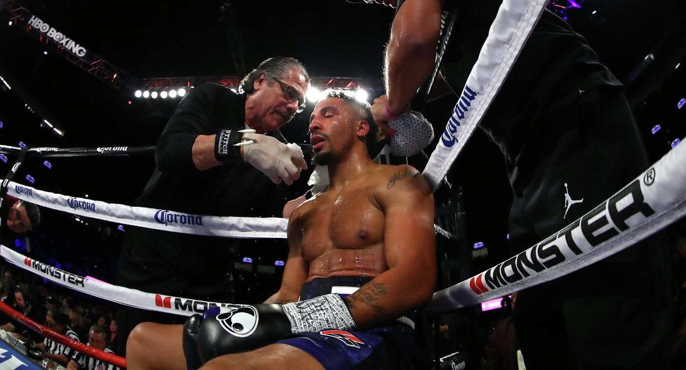 Непереможний американець може повернутися в ринг заради бою з Джошуа або Усиком Непереможний американець може повернутися в ринг заради бою з Джошуа або Усиком