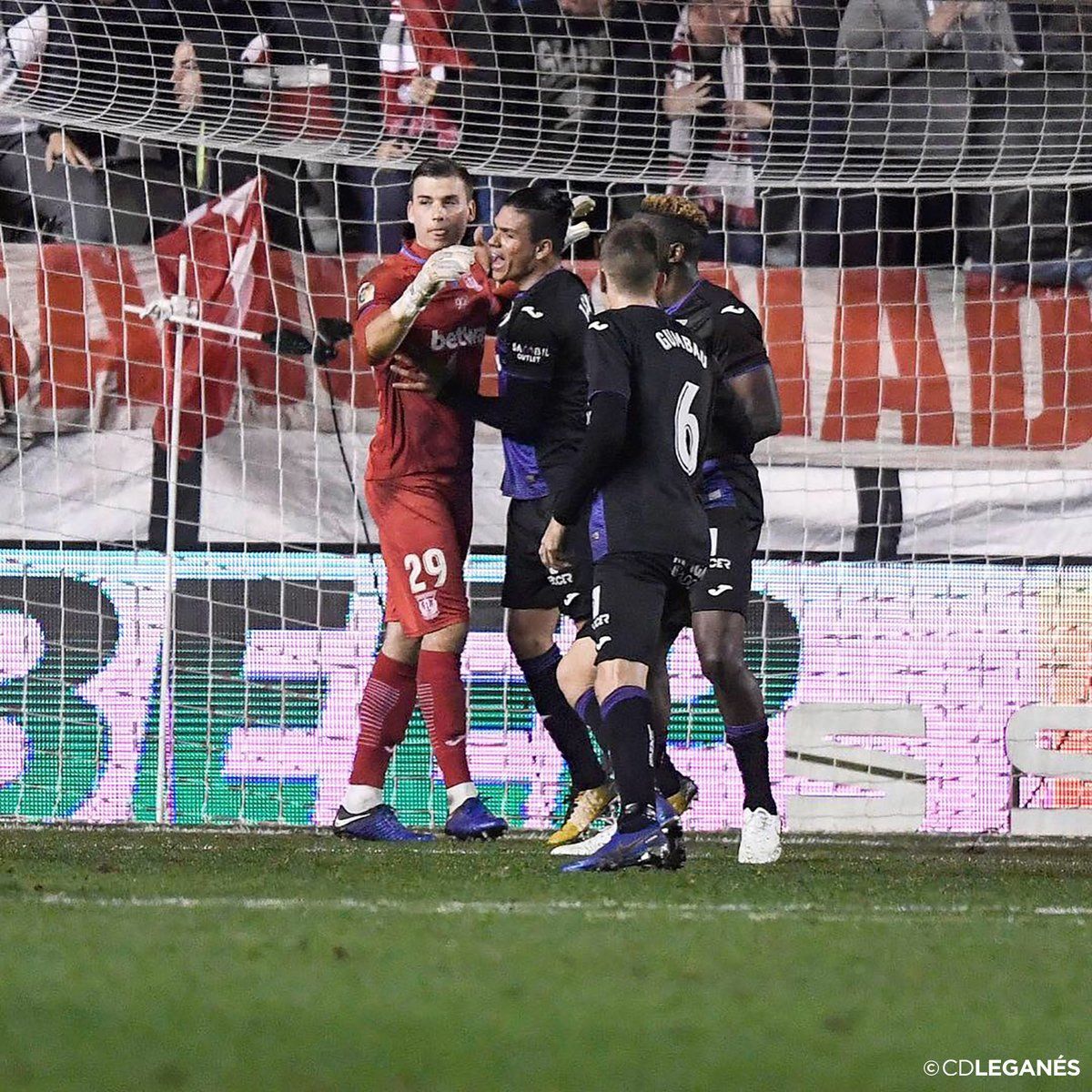 Не пенальти единым: Лунин совершил несколько сногсшибательных спасений в Кубке Испании: видео Не пенальти единым: Лунин совершил несколько сногсшибательных спасений в Кубке Испании: видео