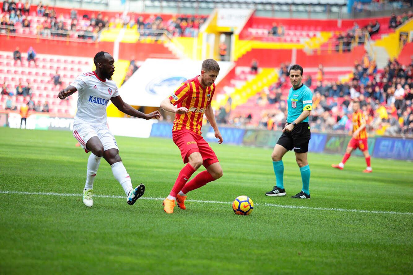 Украинец Кравец после травмы забил победный гол в Турции: видео