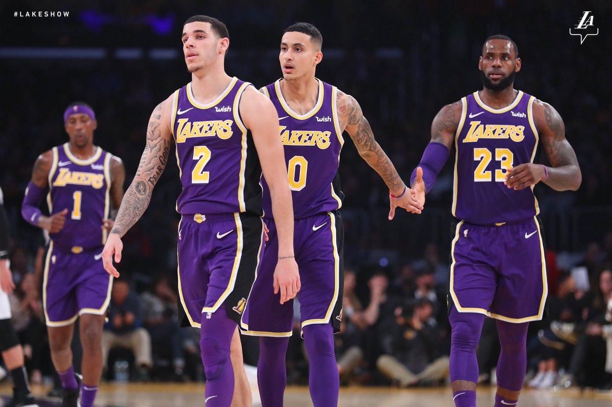 Михайлюк зіграв у переможному матчі "Лейкерс", "Атланта" Леня вкотре програла: відео Михайлюк зіграв у переможному матчі "Лейкерс", "Атланта" Леня вкотре програла: відео