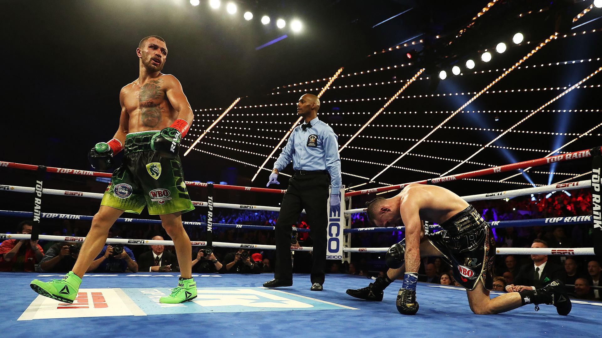 Ломаченко – Педраса: видео боя 08.12.2018 Ломаченко – Педраса: видео боя 08.12.2018