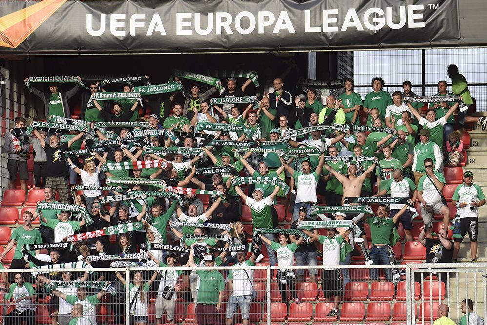 "Яблонець" залишився без вболівальників на матчі Ліги Європи з "Динамо" у Києві "Яблонець" залишився без вболівальників на матчі Ліги Європи з "Динамо" у Києві