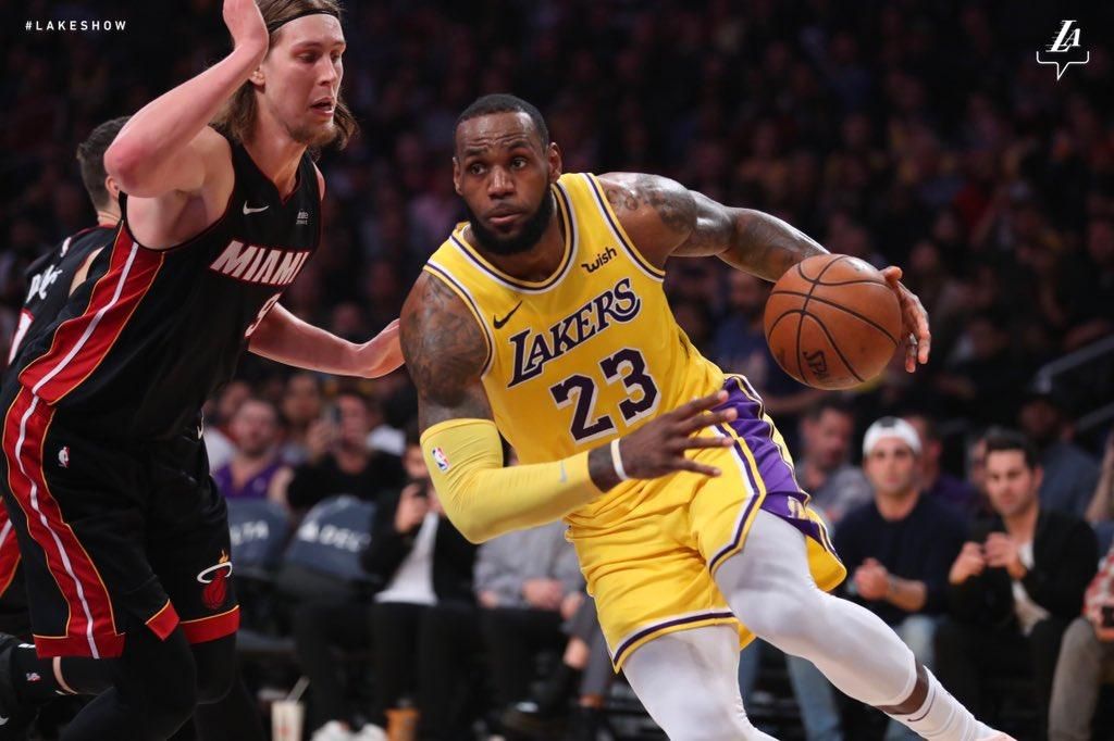 "Лейкерс" мінімально здолав "Маямі", Михайлюк набрав 3 очки: відео "Лейкерс" мінімально здолав "Маямі", Михайлюк набрав 3 очки: відео