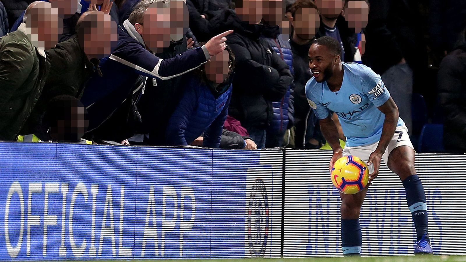 Англійський клуб жорстко покарав фанатів, які вигукували расистські образи на адресу гравця