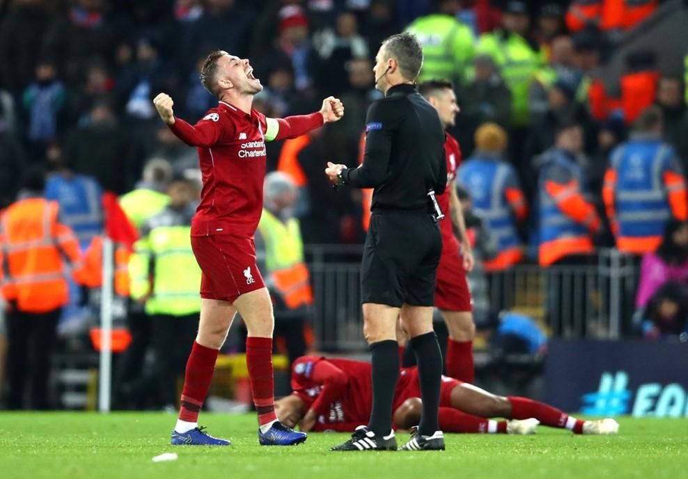 Дивовижний сейв Алісона та "золотий" гол Моури на "Камп Ноу", як це було: фоторепортаж Дивовижний сейв Алісона та "золотий" гол Моури на "Камп Ноу", як це було: фоторепортаж