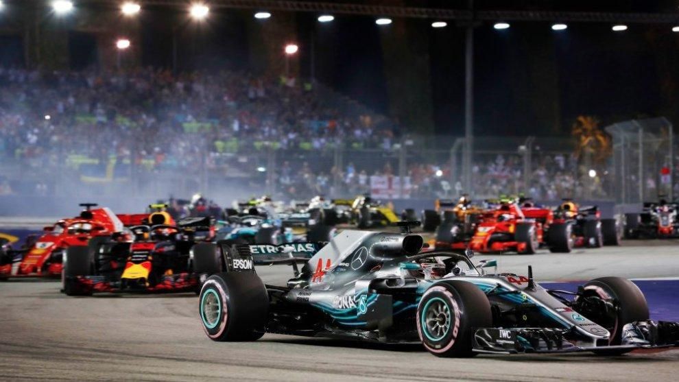 В Формуле-1 выбрали лучший обгон сезона: видео