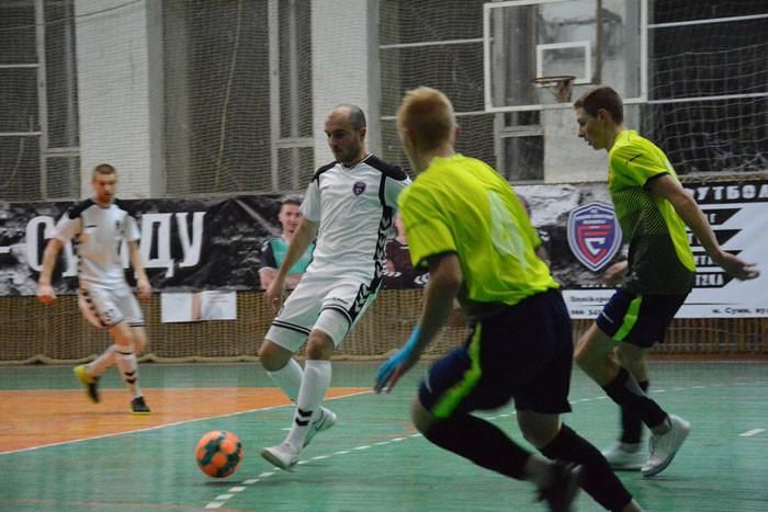 В Сумах на футболистов совершили вооруженное нападение после матча, есть раненый В Сумах на футболистов совершили вооруженное нападение после матча, есть раненый