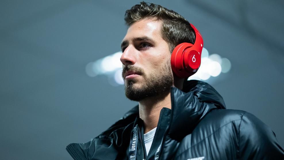 Грати в лютому в Україні не особливо приємно: в "Айнтрахті" не раді "Шахтарю" Грати в лютому в Україні не особливо приємно: в "Айнтрахті" не раді "Шахтарю"