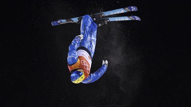 Олимпийский чемпион Абраменко полетал с трамплина перед новым сезоном: видео