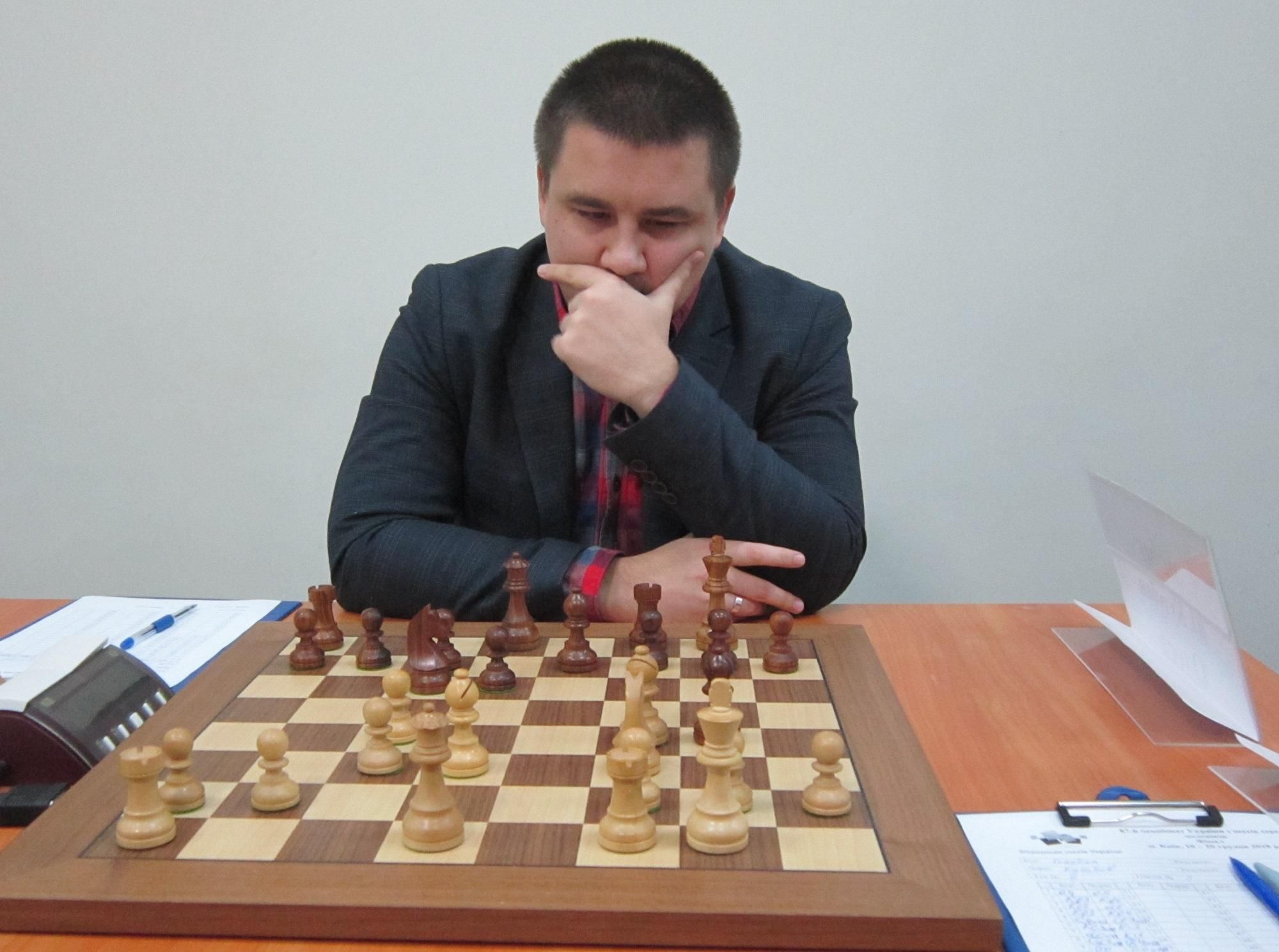 На чемпионатах Украины по шахматам – двоевластие