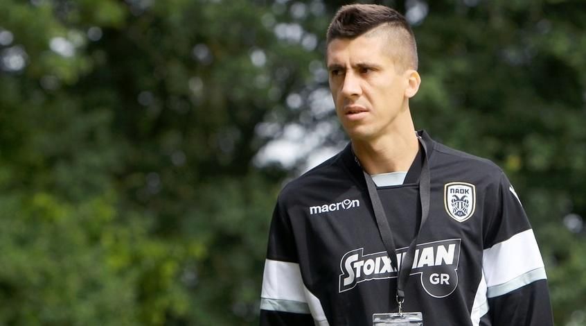 Скандальний захисник знову може повернутися у київське "Динамо" Скандальний захисник знову може повернутися у київське "Динамо"