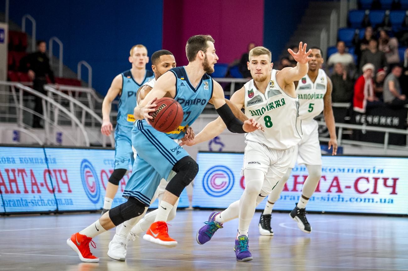 Неймовірний кидок Мішули на останніх секундах приніс перемогу "Дніпру" у кубковому матчі: відео Неймовірний кидок Мішули на останніх секундах приніс перемогу "Дніпру" у кубковому матчі: відео