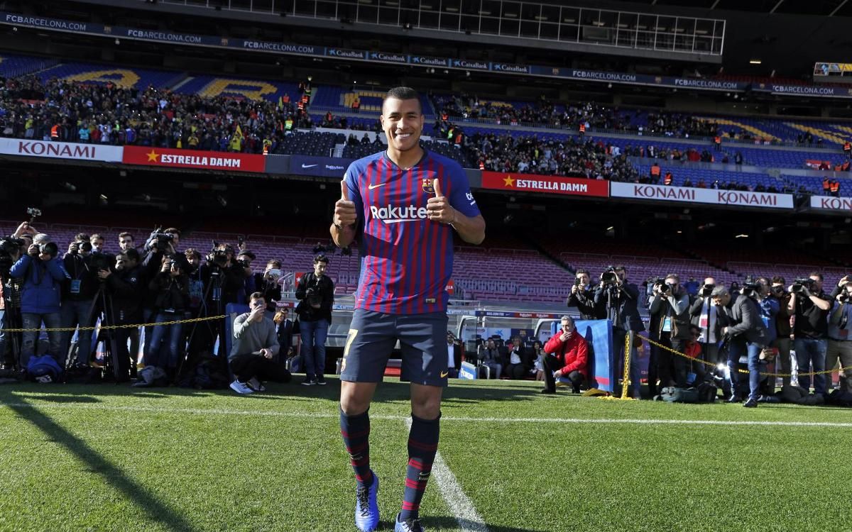 "Барселона" представила першого новачка: фото "Барселона" представила першого новачка: фото