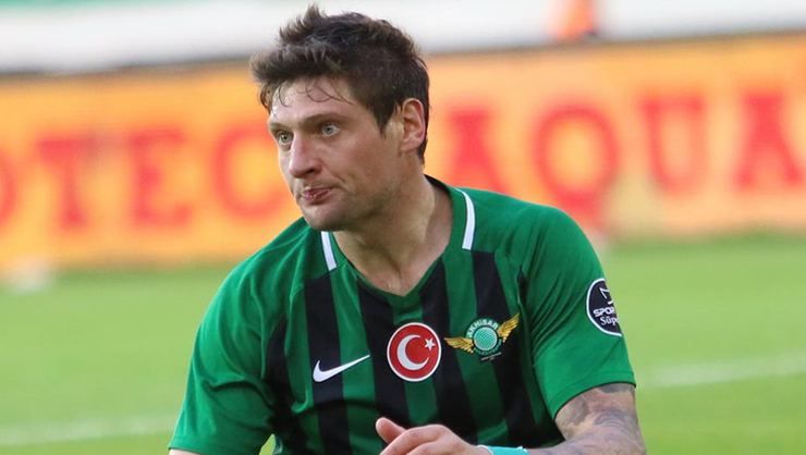 Селезньова хоче клуб, де головним бомбардиром вже є форвард "Шахтаря" Селезньова хоче клуб, де головним бомбардиром вже є форвард "Шахтаря"