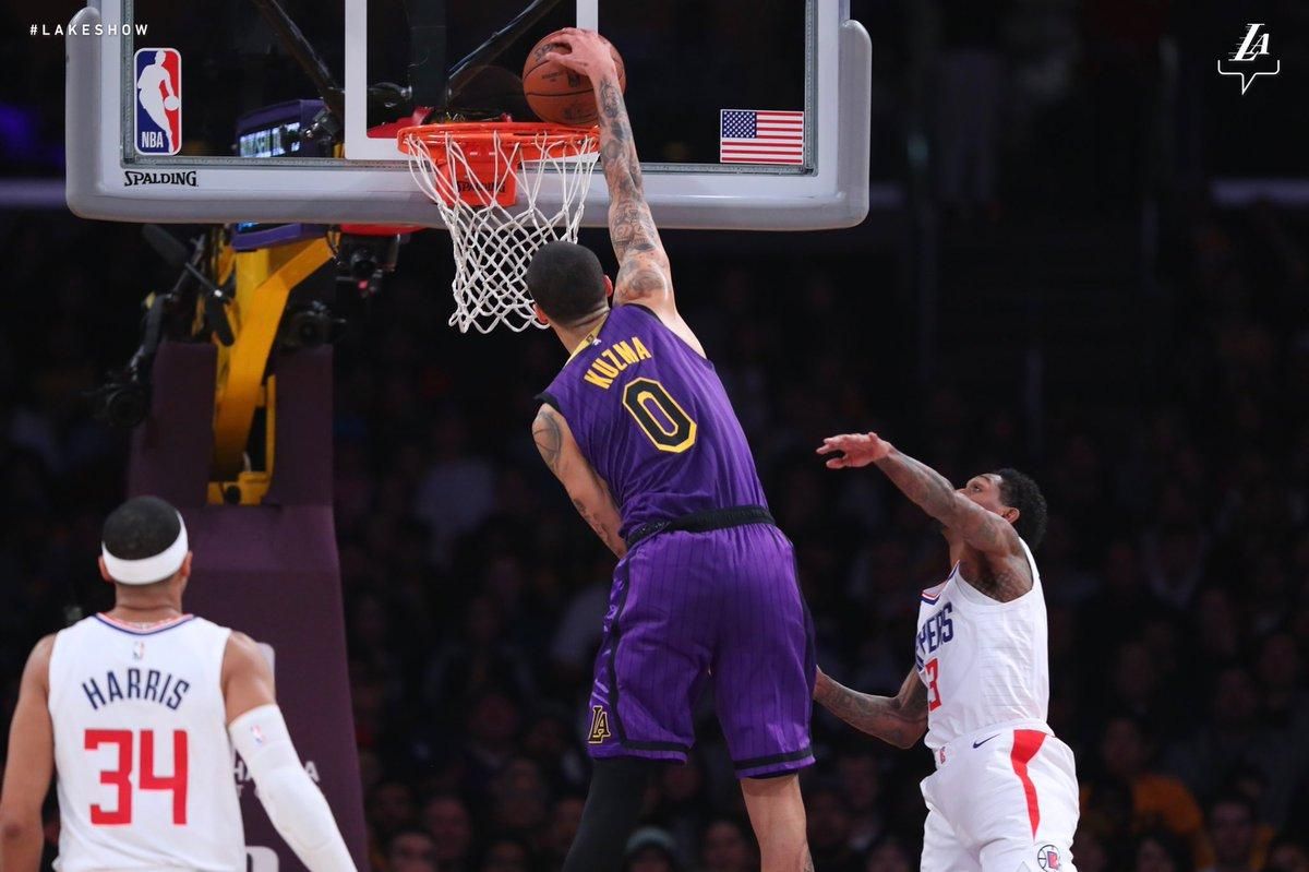 НБА: "Лейкерс" Михайлюка зганьбився вдома, "Атланта" Леня вирвала перемогу в овертаймі: відео НБА: "Лейкерс" Михайлюка зганьбився вдома, "Атланта" Леня вирвала перемогу в овертаймі: відео