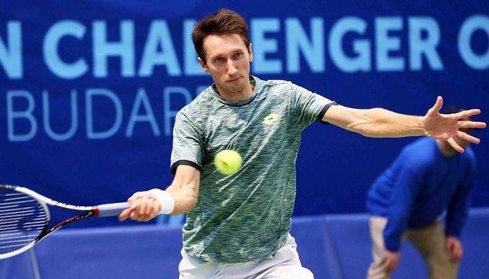 Сергій Стаховський поступився у першому колі на турнірі в Катарі