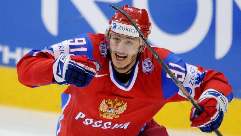 Самолет в России совершил незапланированную посадку из-за пьяного хоккеиста: известные детали Самолет в России совершил незапланированную посадку из-за пьяного хоккеиста: известные детали