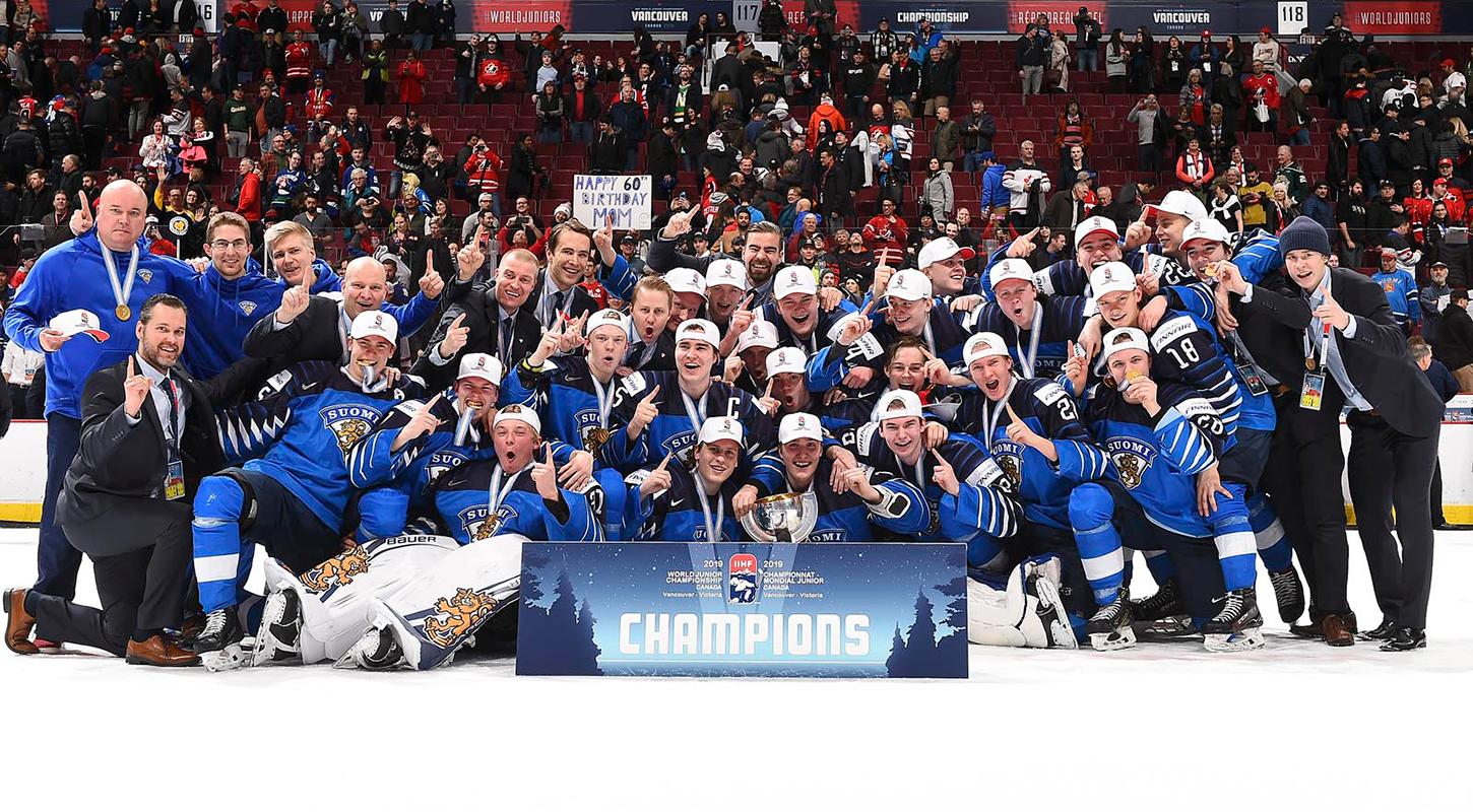 Финляндия победила на Молодежном чемпионате мира по хоккею: видео